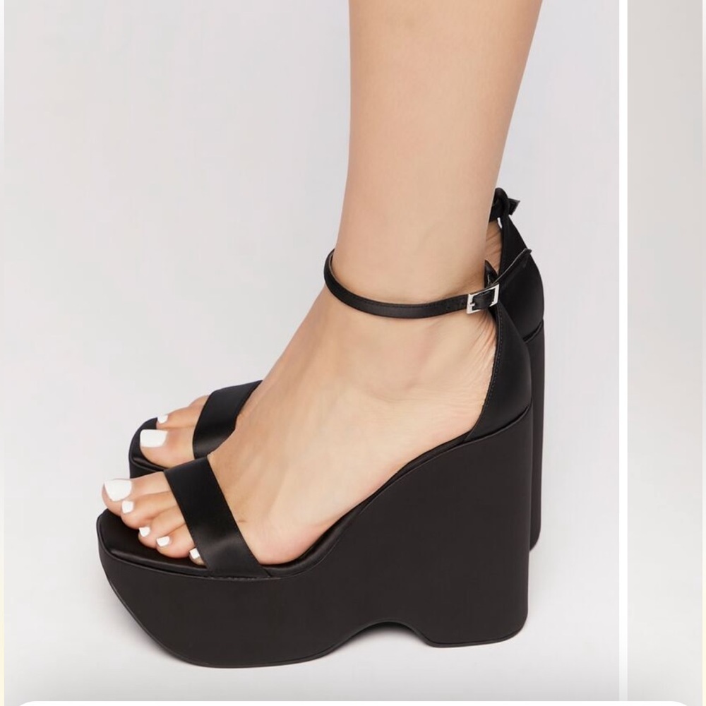 Forever 21 Satin Platforms | Size 10 | NWOT